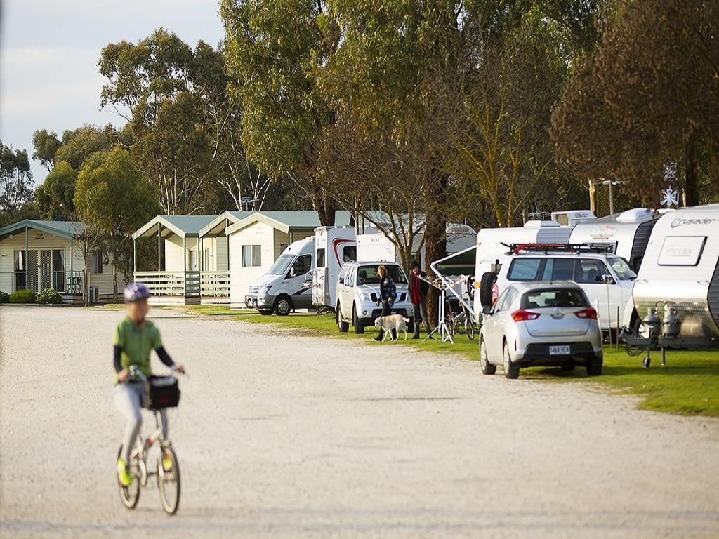 ホテル Big 4 Barossa Tourist Park ヌリオートゥパ エクステリア 写真
